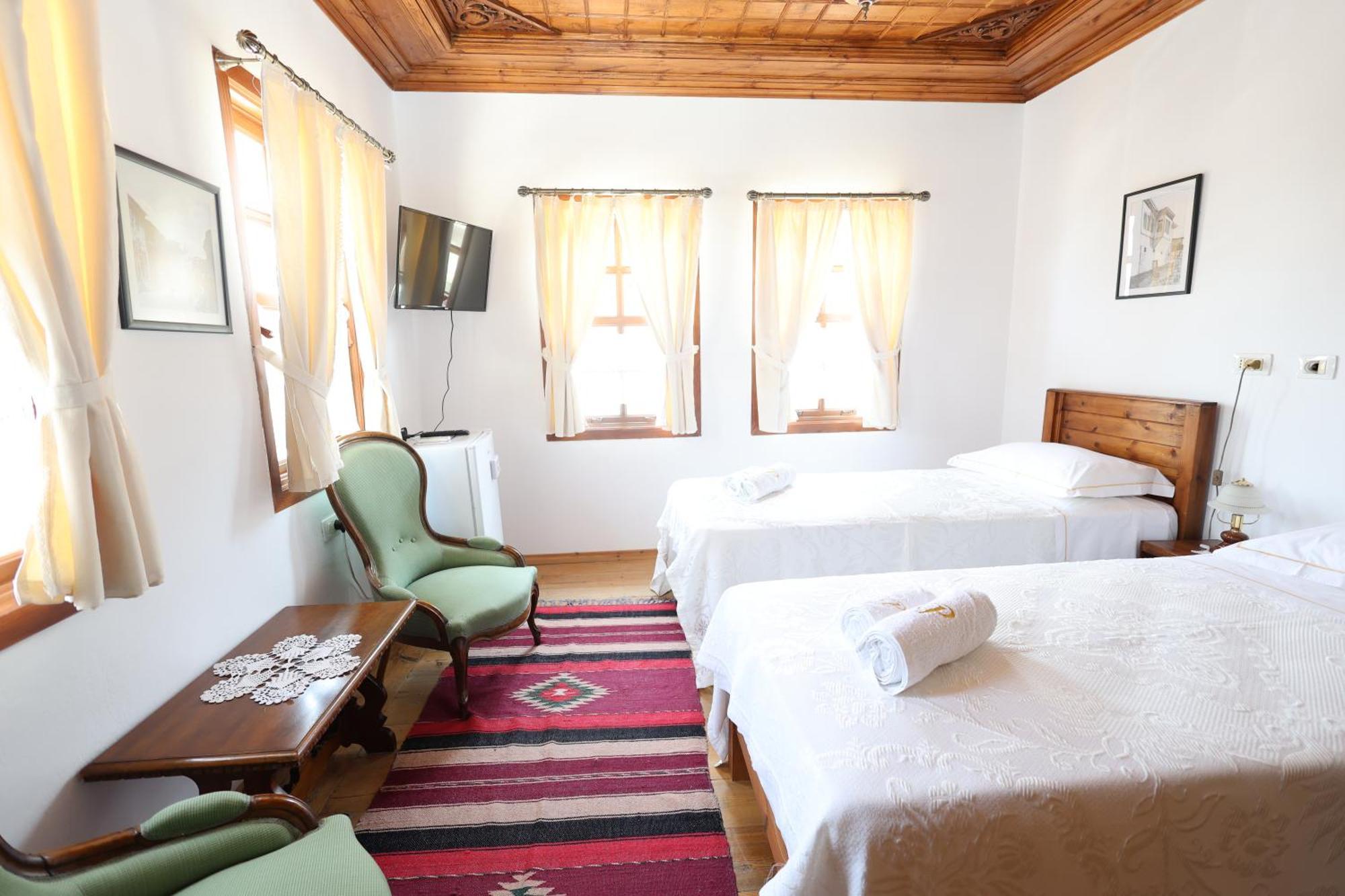 Guest House J.Prifti Берат Экстерьер фото