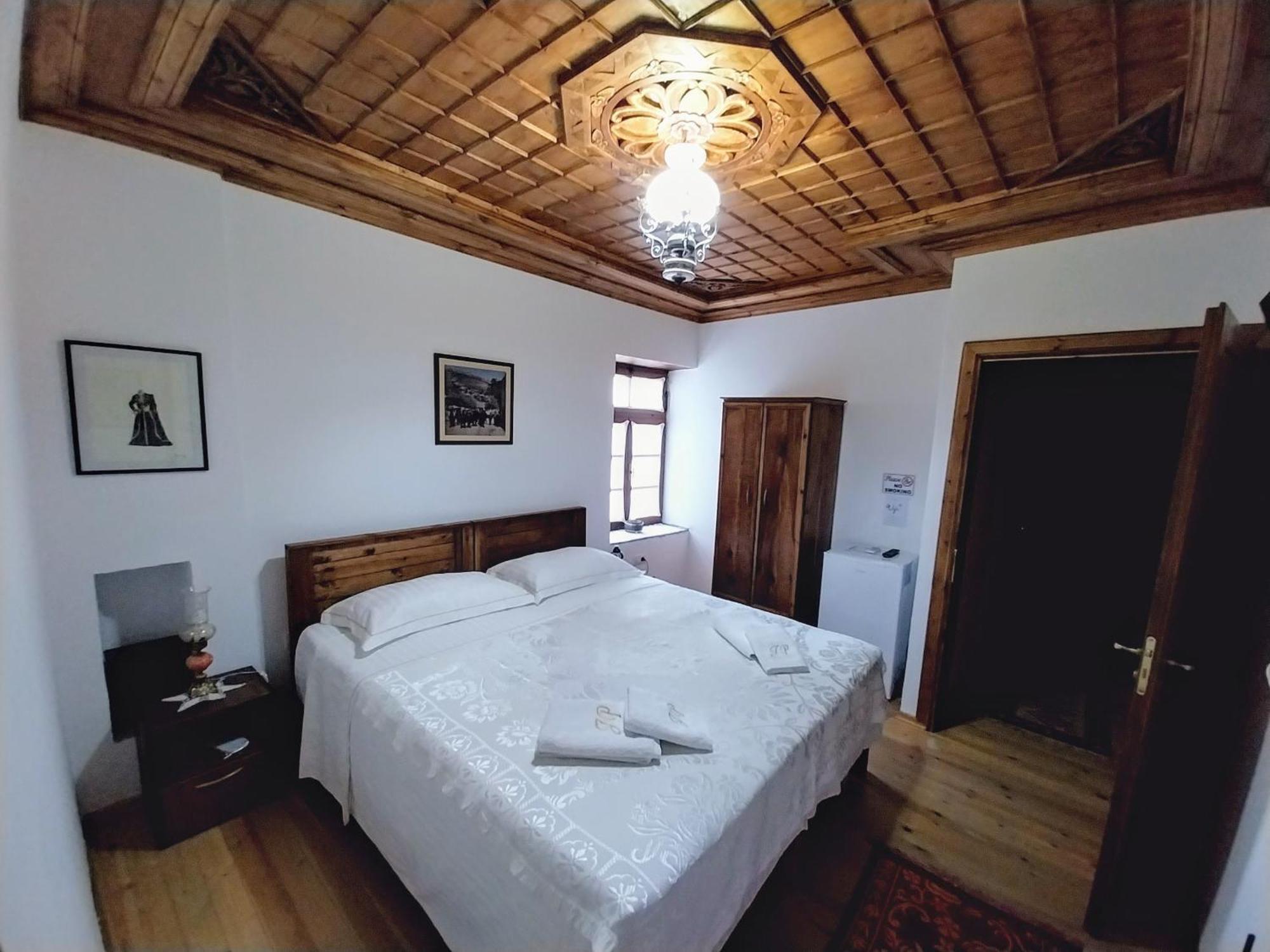 Guest House J.Prifti Берат Экстерьер фото