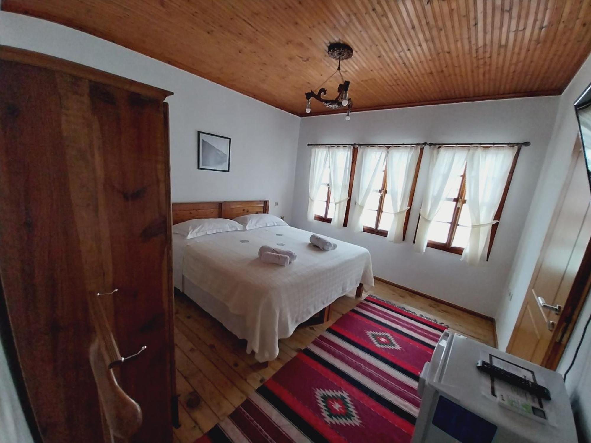 Guest House J.Prifti Берат Экстерьер фото