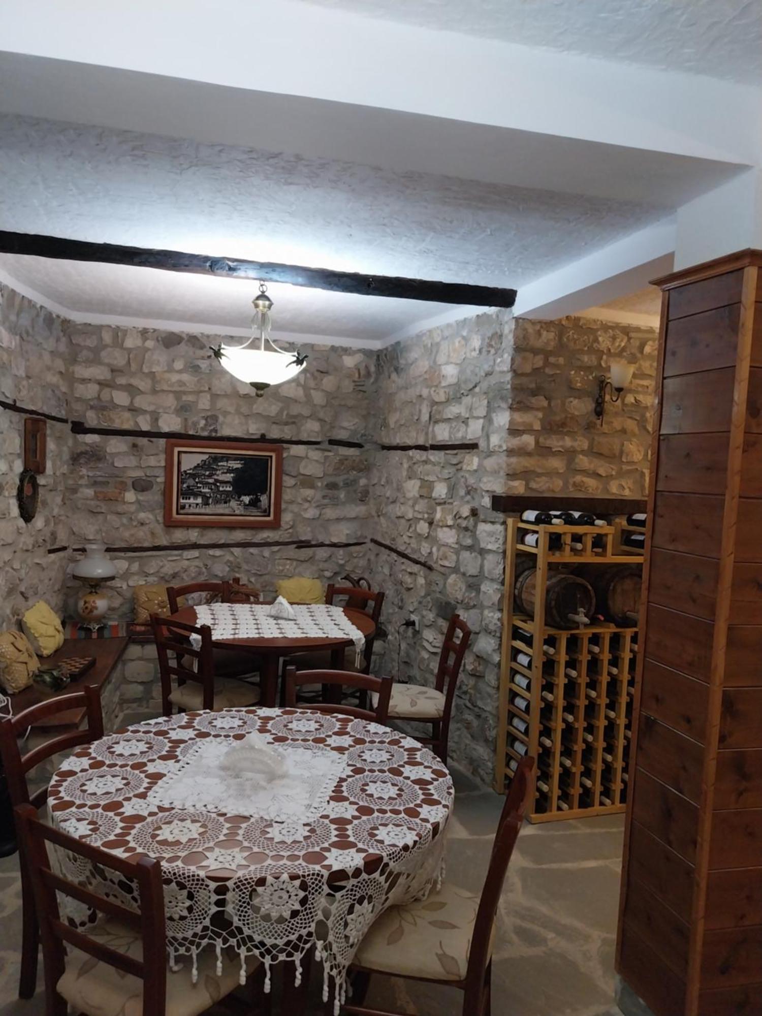 Guest House J.Prifti Берат Экстерьер фото
