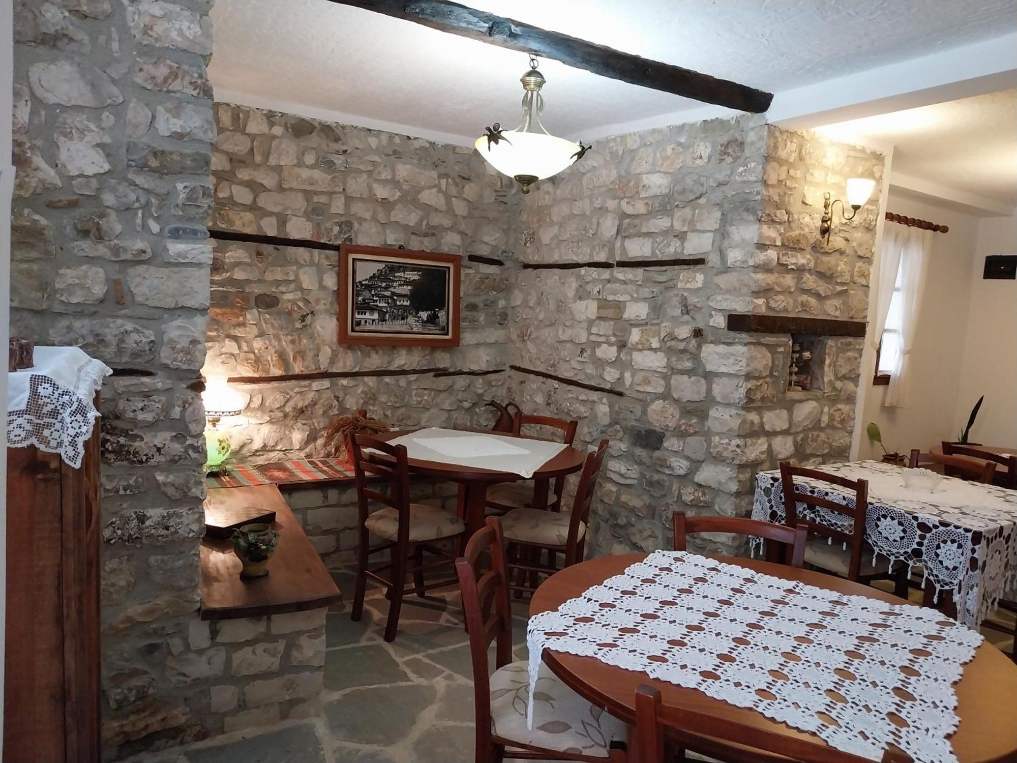 Guest House J.Prifti Берат Экстерьер фото